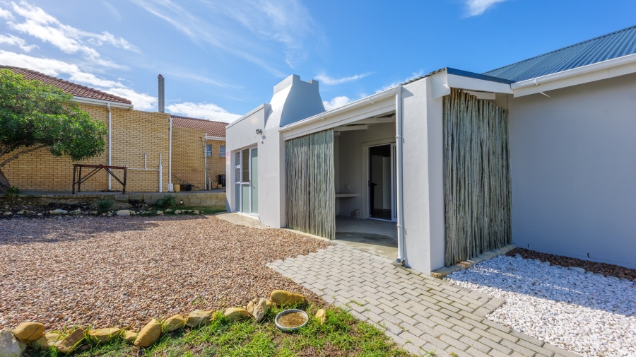 3 Bedroom Property for Sale in Struisbaai Western Cape